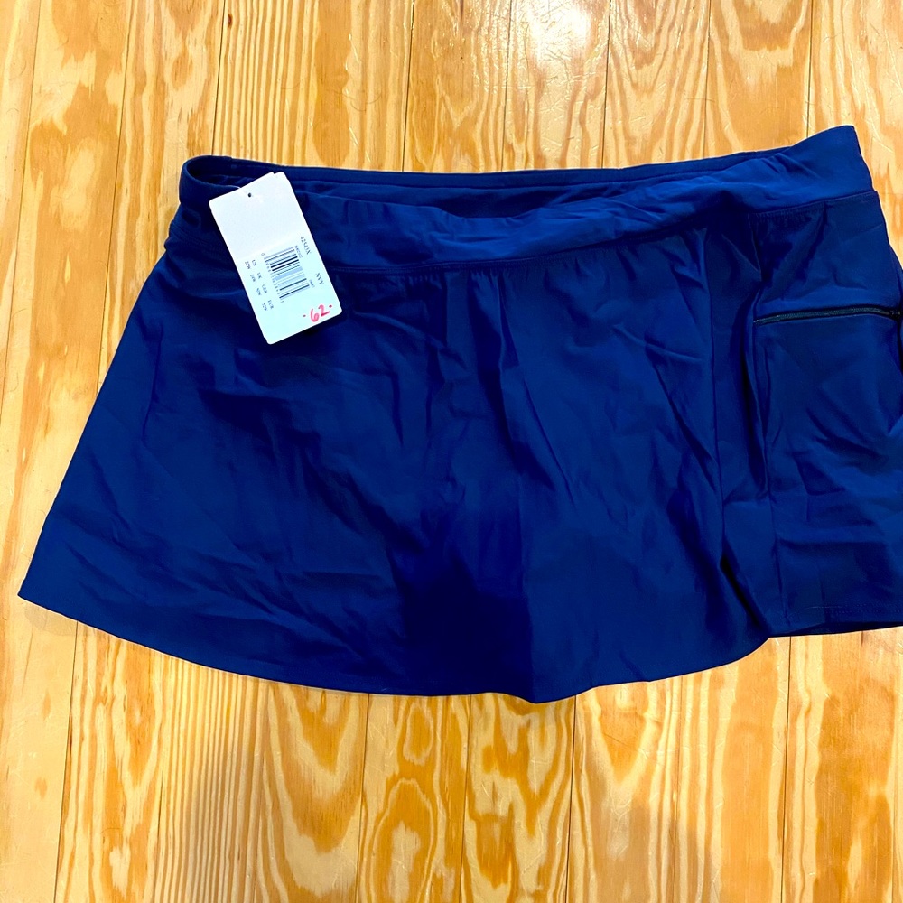 Size 22W Swim Skirt. Navy. Bottoms attached